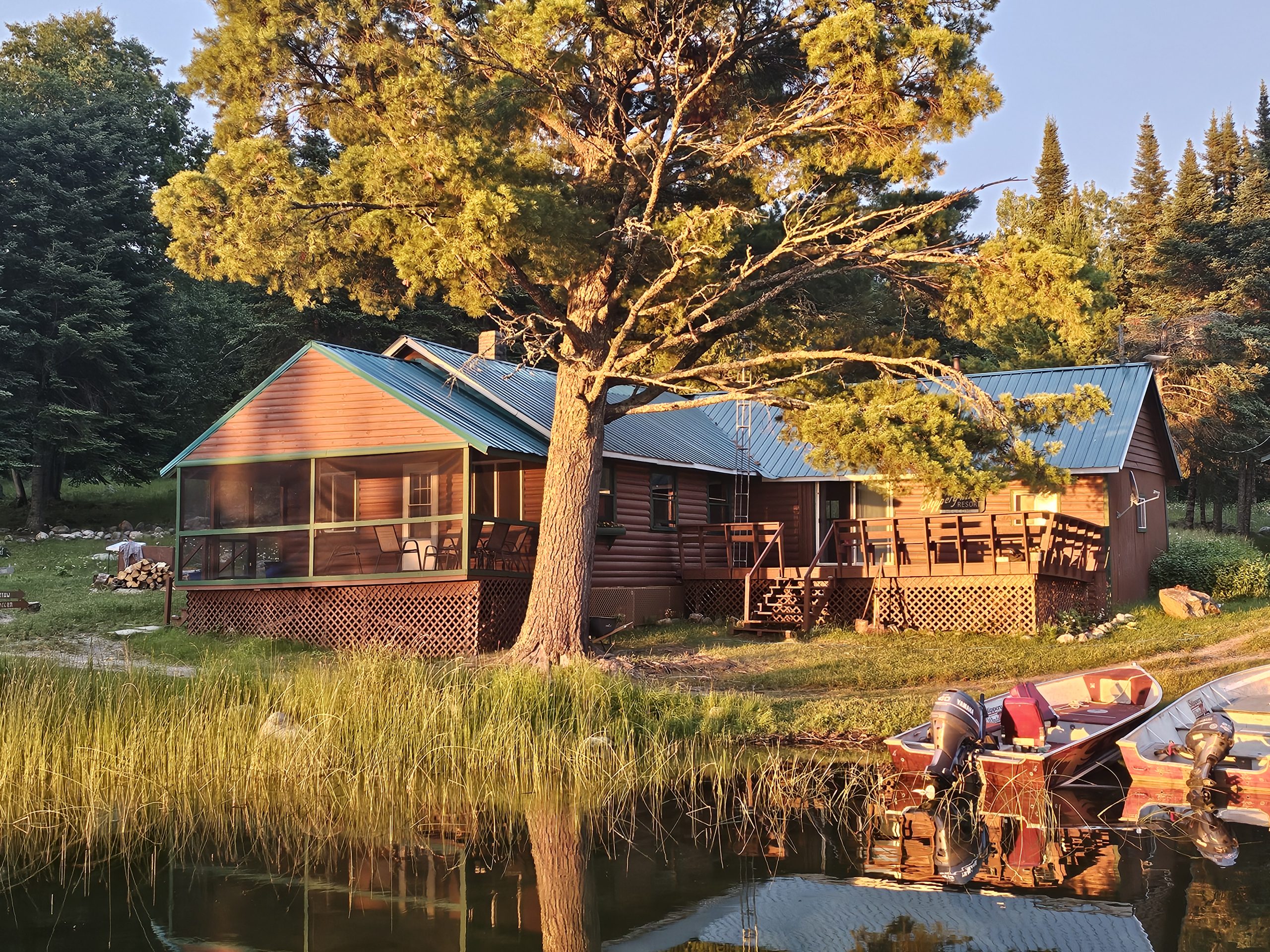 Slippery Winds Lodge at sunset